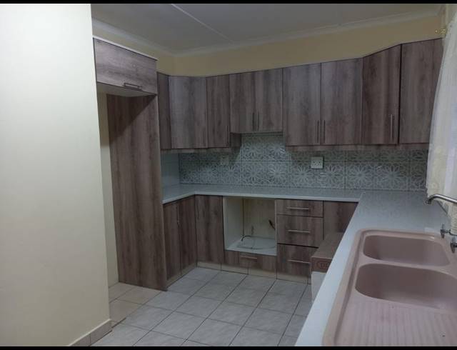 3 BEDROOM PROPERTY TO RENT IN ESCOMBE